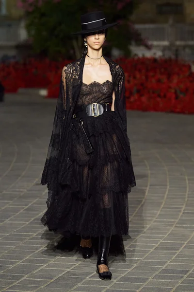 Look 50